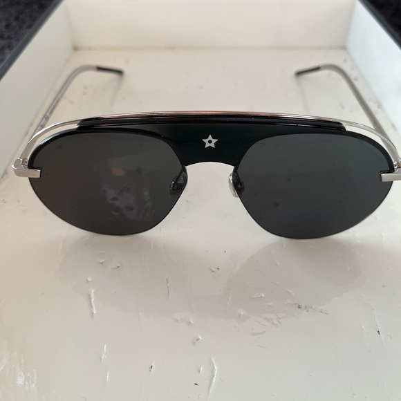 HOST PICK⭐️Authentic DiorEvolution Sunglasses Black and Silver - Picture 10 of 16
